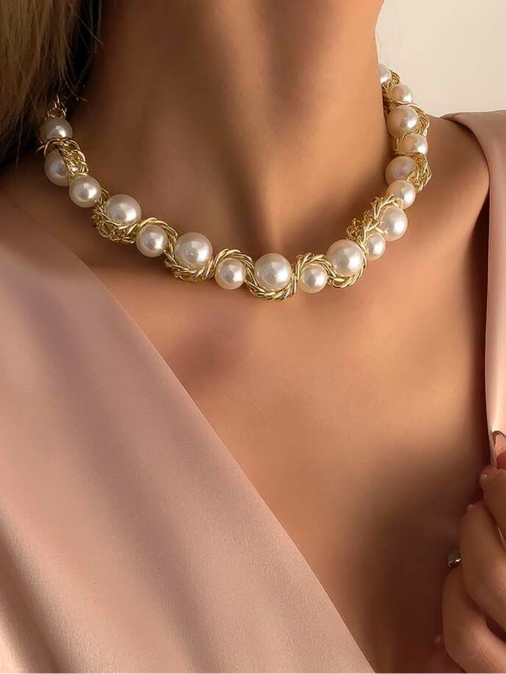 Verelle Pearl Sculpt Collar Necklace